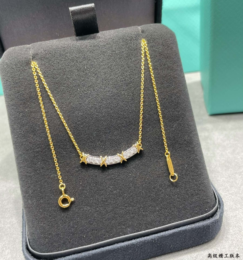 T*f*ny necklaces